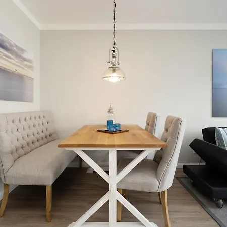 Neue Bergstrasse 12 Scharbeutzflair